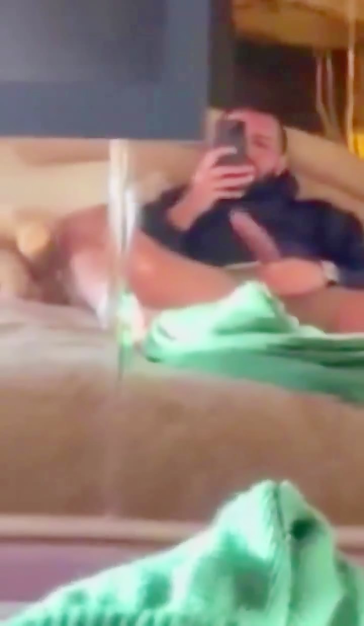 Drake dick just got leaked ????
