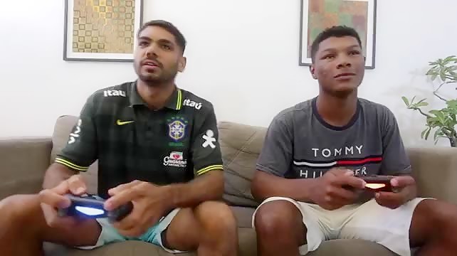 Penalty shoot with bouncing balls